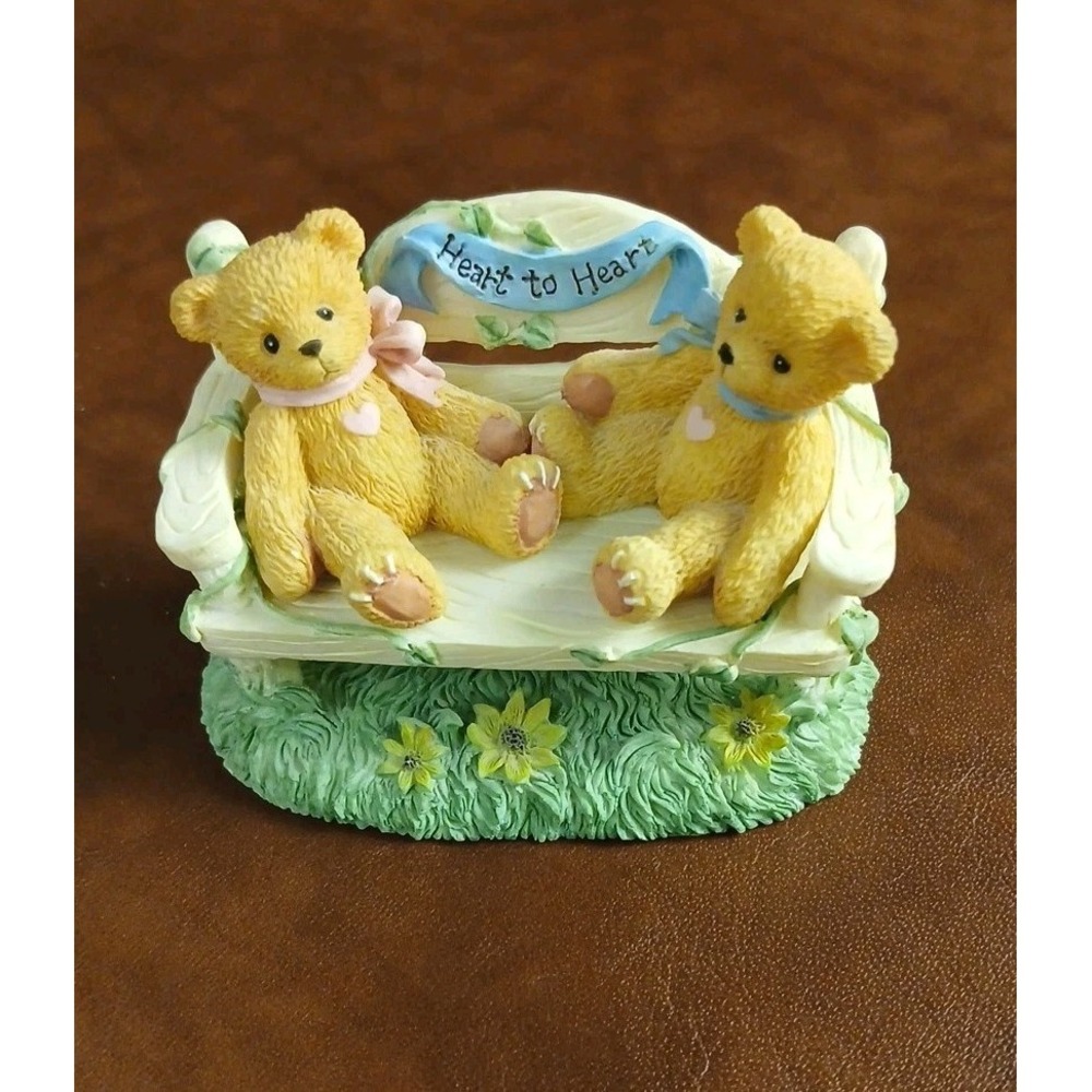 1996‎ Cherished Teddies -Heart "Heart To Heart" Bears In Park #154B5